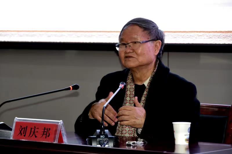 青春的诗与远方，最新青春散文集